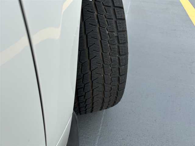 トヨタ ランドクルーザー ZX 東京都 2019(令1)年 2.9万km ホワイトパールクリスタルシャイン ワンオーナー/純正ナビ/TV・AM・FM・DISC・SDREC・SD/USB1・USB2・BT・VTR・AUX/Toyota Safety Sense/マルチテレインセレクト/ステアリングヒータースイッチ/シートヒーター/パワーシート/シートベンチレーター/車高切り替えスイッチ/ドライブモードセレクトスイッチ/ムーンルーフスイッチ/パワーバックドア/3列シート/ドライブレコーダー/ETC/テレビキャンセラー/茶革シート/純正18インチアルミホイール(積み込み）/ブレーキロック/社外18インチアルミホイール夏タイヤ装着　/保証書・取説・スペアキー１本
