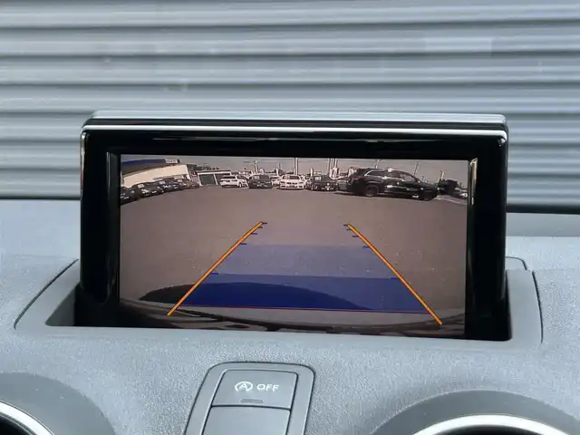 アウディ Ａ１ SB 1．0TFSI 茨城県 2017(平29)年 1.3万km グレイシアホワイトメタリック 後期型　/コンビニエンスＰＫＧ　/コントラストルーフ　/シートヒーター　/アドバンストキー　/純正ナビ　/ＴＶ　/ＢＴ　/ＤＶＤ　/ＣＤ　/バックカメラ　/パーキングエイド　/キセノンヘッドライト　/オートライト　/ＥＴＣ/純正15インチAW/禁煙車