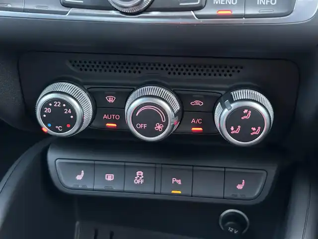 アウディ Ａ１ SB 1．0TFSI 茨城県 2017(平29)年 1.3万km グレイシアホワイトメタリック 後期型　/コンビニエンスＰＫＧ　/コントラストルーフ　/シートヒーター　/アドバンストキー　/純正ナビ　/ＴＶ　/ＢＴ　/ＤＶＤ　/ＣＤ　/バックカメラ　/パーキングエイド　/キセノンヘッドライト　/オートライト　/ＥＴＣ/純正15インチAW/禁煙車