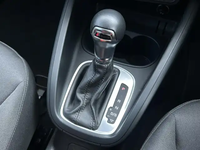 アウディ Ａ１ SB 1．0TFSI 茨城県 2017(平29)年 1.3万km グレイシアホワイトメタリック 後期型　/コンビニエンスＰＫＧ　/コントラストルーフ　/シートヒーター　/アドバンストキー　/純正ナビ　/ＴＶ　/ＢＴ　/ＤＶＤ　/ＣＤ　/バックカメラ　/パーキングエイド　/キセノンヘッドライト　/オートライト　/ＥＴＣ/純正15インチAW/禁煙車