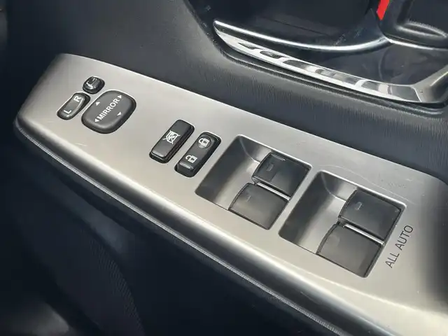 トヨタ プリウス α S 埼玉県 2015(平27)年 13.9万km ダークブルーマイカ (株)IDOMが運営する【じしゃロン川越店】の自社ローン専用車両になります。こちらは現金またはオートローンご利用時の価格です。自社ローンご希望の方は別途その旨お申付け下さい/純正SDナビ　NSZN-W64T/フルセグ/Bluetooth/CD/DVD/AM/FM/6.1インチ後席モニター/バックカメラ/前後ドライブレコーダー　Y210-R/フォグ/コーナーセンサー/ウインカーミラー/ステアリングリモコン/ドアバイザー/純正フロアマット/車両取扱説明書/保証書
