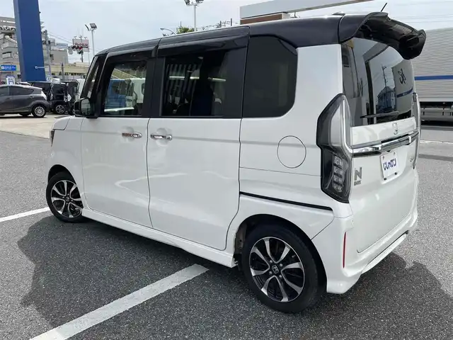 ホンダ Ｎ ＢＯＸ カスタム G L ホンダセンシング 千葉県 2018(平30)年 11.2万km プラチナホワイトパール (株)IDOMが運営する【じしゃロン八千代店】の自社ローン対象車両になります。こちらは現金またはオートローンご利用時の価格です。自社ローンご希望の方は別途その旨お申付け下さい/片側パワースライド/社外ナビ/ワンセグTV/ホンダセンシング/ETC/LEDヘッドライト