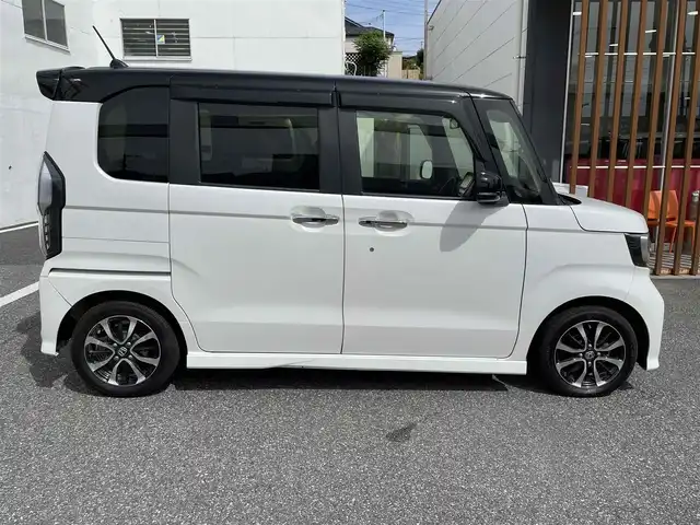 ホンダ Ｎ ＢＯＸ カスタム G L ホンダセンシング 千葉県 2018(平30)年 11.2万km プラチナホワイトパール (株)IDOMが運営する【じしゃロン八千代店】の自社ローン対象車両になります。こちらは現金またはオートローンご利用時の価格です。自社ローンご希望の方は別途その旨お申付け下さい/片側パワースライド/社外ナビ/ワンセグTV/ホンダセンシング/ETC/LEDヘッドライト