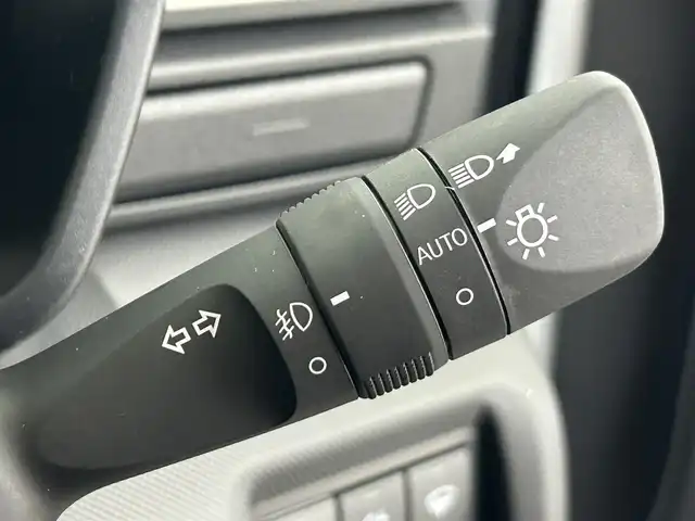 トヨタ ライズ Z 道央・札幌 2025(令7)年 0.1千km シャイニングホワイトパール ・登録済未使用車/・ディスプレイオーディオパッケージ/・４WD/・寒冷地仕様/・純正９インチディスプレイオーディオ/　USB/フルセグ/HDMI/AppleCarPlay/AndroidAuto/・バックカメラ/・レーダークルーズコントロール/・衝突軽減ブレーキ/・横滑り防止装置/・前後コーナーセンサー/・前席シートヒーター/・オートライト/・LEDヘッドライト/・フロントフォグランプ/・オートブレーキホールド/・スマートキー/・プッシュスタート/・MTモード付AT/・純正AW17インチ/・電動格納ウィンカーミラー