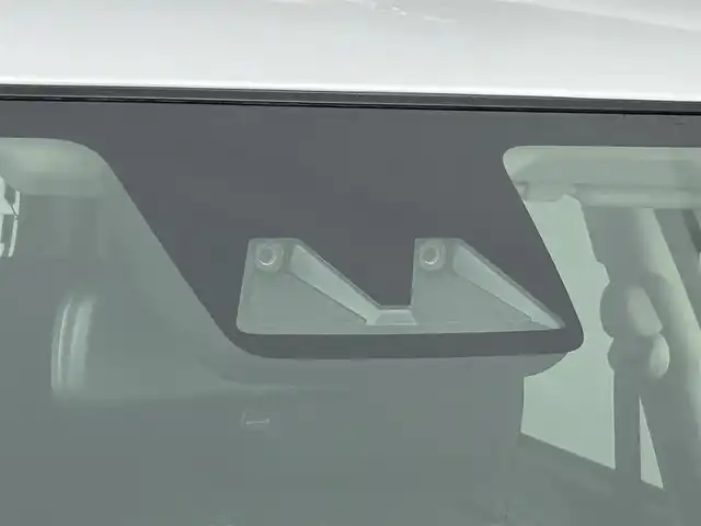 トヨタ ライズ Z 道央・札幌 2025(令7)年 0.1千km シャイニングホワイトパール ・登録済未使用車/・ディスプレイオーディオパッケージ/・４WD/・寒冷地仕様/・純正９インチディスプレイオーディオ/　USB/フルセグ/HDMI/AppleCarPlay/AndroidAuto/・バックカメラ/・レーダークルーズコントロール/・衝突軽減ブレーキ/・横滑り防止装置/・前後コーナーセンサー/・前席シートヒーター/・オートライト/・LEDヘッドライト/・フロントフォグランプ/・オートブレーキホールド/・スマートキー/・プッシュスタート/・MTモード付AT/・純正AW17インチ/・電動格納ウィンカーミラー