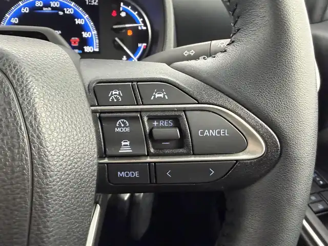 トヨタ ヴォクシー ハイブリッド S－Z 愛知県 2022(令4)年 2.4万km スパークリングブラックパールクリスタルシャイン トヨタセーフティーセンス/　・プリクラッシュセーフティー/　・レーントレーシングアシスト/　・レーダークルーズコントロール/　・オートマチックハイビーム/　・クリアランスソナー/TOYOTA快適利便パッケージhigh/　・パワースライドドア/　・パワーバックドア/　・セカンドシート シートヒーター/オットマン/　・ステアリングヒーター/アドバンストドライブ/純正ディスプレイオーディオ/　.ナビ/　・AM/　・FM/　・Bluetooth/　・フルセグTV/　・Applecarplay/AndroidAuto/DVDプレイヤー/前後ドライブレコーダー/パワーシート/ハーフレザーシート/純正１７インチAW