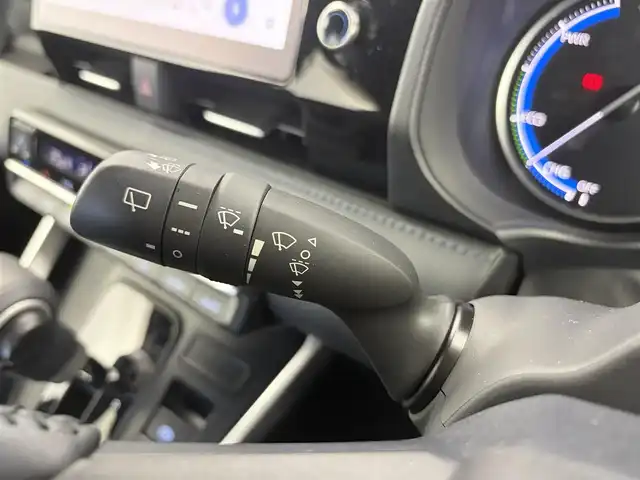 トヨタ ヴォクシー ハイブリッド S－Z 愛知県 2022(令4)年 2.4万km スパークリングブラックパールクリスタルシャイン トヨタセーフティーセンス/　・プリクラッシュセーフティー/　・レーントレーシングアシスト/　・レーダークルーズコントロール/　・オートマチックハイビーム/　・クリアランスソナー/TOYOTA快適利便パッケージhigh/　・パワースライドドア/　・パワーバックドア/　・セカンドシート シートヒーター/オットマン/　・ステアリングヒーター/アドバンストドライブ/純正ディスプレイオーディオ/　.ナビ/　・AM/　・FM/　・Bluetooth/　・フルセグTV/　・Applecarplay/AndroidAuto/DVDプレイヤー/前後ドライブレコーダー/パワーシート/ハーフレザーシート/純正１７インチAW