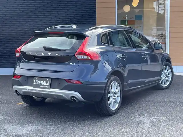 ボルボ Ｖ４０ クロスカントリー D4 モメンタム 栃木県 2019(平31)年 6万km デニムブルーメタリック スマートキー/プッシュスタート/ナビ/フルセグTV/バックカメラ/ETC/LEDヘッドライト/オートライト/D席パワーシート/シートヒーター/ACC/BLIS/リアソナー