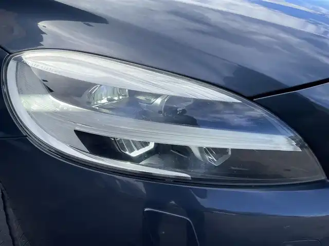 ボルボ Ｖ４０ クロスカントリー D4 モメンタム 栃木県 2019(平31)年 6万km デニムブルーメタリック スマートキー/プッシュスタート/ナビ/フルセグTV/バックカメラ/ETC/LEDヘッドライト/オートライト/D席パワーシート/シートヒーター/ACC/BLIS/リアソナー