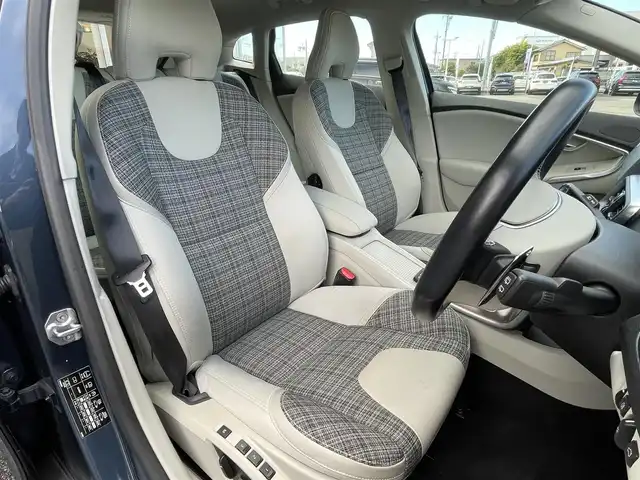 ボルボ Ｖ４０ クロスカントリー D4 モメンタム 栃木県 2019(平31)年 6万km デニムブルーメタリック スマートキー/プッシュスタート/ナビ/フルセグTV/バックカメラ/ETC/LEDヘッドライト/オートライト/D席パワーシート/シートヒーター/ACC/BLIS/リアソナー