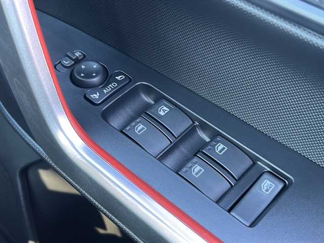 トヨタ ライズ Z 茨城県 2025(令7)年 0.1千km ブラックマイカメタリック/シャイニングホワイトパール 登録済未使用車/純正9インチディスプレイオーディオ/(地デジTV・BT・Applecarplay・ラジオ再生)/スマートアシスト/・衝突回避支援ブレーキ/・衝突警報/・車線逸脱警報/車線逸脱抑制/ふらつき警報/・誤発進抑制/・先行車発信お知らせ/・ADB(アダプティブドライビングビーム)/・コーナーセンサー/・標識認識/・アダプティブクルーズコントロール/・レーンキープアシスト/シートヒーター/アラウンドビューカメラ/オートライト/LEDヘッドライト/純正17inアルミホイール/純正フロアマット/スマートキー/スペアキー/取扱説明書/保証書