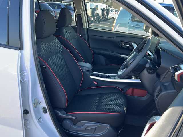 トヨタ ライズ Z 茨城県 2025(令7)年 0.1千km ブラックマイカメタリック/シャイニングホワイトパール 登録済未使用車/純正9インチディスプレイオーディオ/(地デジTV・BT・Applecarplay・ラジオ再生)/スマートアシスト/・衝突回避支援ブレーキ/・衝突警報/・車線逸脱警報/車線逸脱抑制/ふらつき警報/・誤発進抑制/・先行車発信お知らせ/・ADB(アダプティブドライビングビーム)/・コーナーセンサー/・標識認識/・アダプティブクルーズコントロール/・レーンキープアシスト/シートヒーター/アラウンドビューカメラ/オートライト/LEDヘッドライト/純正17inアルミホイール/純正フロアマット/スマートキー/スペアキー/取扱説明書/保証書