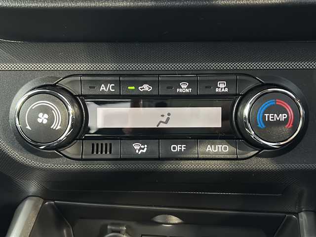 トヨタ ライズ Z 茨城県 2025(令7)年 0.1千km ブラックマイカメタリック/シャイニングホワイトパール 登録済未使用車/純正9インチディスプレイオーディオ/(地デジTV・BT・Applecarplay・ラジオ再生)/スマートアシスト/・衝突回避支援ブレーキ/・衝突警報/・車線逸脱警報/車線逸脱抑制/ふらつき警報/・誤発進抑制/・先行車発信お知らせ/・ADB(アダプティブドライビングビーム)/・コーナーセンサー/・標識認識/・アダプティブクルーズコントロール/・レーンキープアシスト/シートヒーター/アラウンドビューカメラ/オートライト/LEDヘッドライト/純正17inアルミホイール/純正フロアマット/スマートキー/スペアキー/取扱説明書/保証書