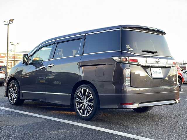 日産 エルグランド 250HWS アーバンクロム ブラックレザー 島根県 2013(平25)年 6.1万km メタルグレー 純正7インチSDナビゲーション(MP313D-W)/ワンセグ BT SD CD DVD HDMI対応/社外10.2インチフリップダウンモニター(PCX-R3300)/バックカメラ/D/N席パワーシート/D/N席シートヒーター/D席メモリシート/両側パワースライドドア/AUTOライト/フォグライト/社外19インチアルミホイール