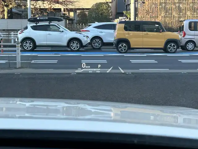 トヨタ クラウン ハイブリッド S Cパッケージ 愛知県 2019(令1)年 1.9万km ホワイトパールクリスタルシャイン メーカー8インチナビ（フルセグ、CD、DVD、AM、FM、BTオーディオ）/バックカメラ/全周囲カメラ/フロントカメラ/サイドカメラ/ドライブレコーダー/ヘッドアップディスプレイ/ビルトインETC/追従クルーズコントロール/衝突軽減/レーンキープアシスト/電動パーキング/オートブレーキホールド/ロードサインアシスト/リアクロストラフィックアラート/ブラインドスポットモニター/前後コーナーセンサー/LEDヘッドライト/オートライト/オートマチックハイビーム/電動チルトステアリング/ステアリングリモコン/パドルシフト/ステアリングヒーター/レザーシート/前席パワーシート/シートヒーター/エアーシート/電動格納ドアミラー/純正フロアマット/保証書/取扱説明書