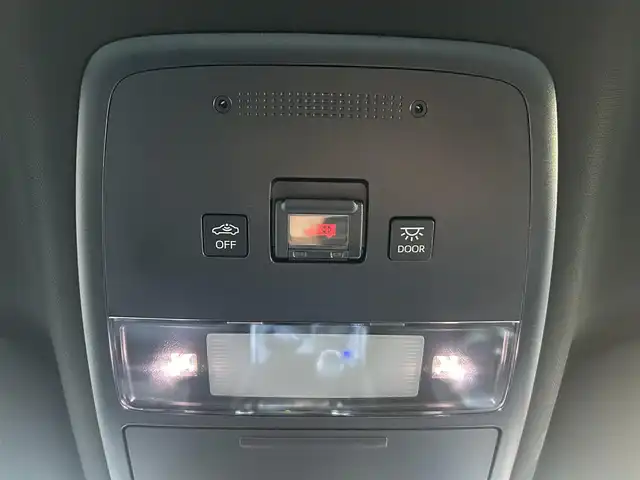 トヨタ クラウン ハイブリッド S Cパッケージ 愛知県 2019(令1)年 1.9万km ホワイトパールクリスタルシャイン メーカー8インチナビ（フルセグ、CD、DVD、AM、FM、BTオーディオ）/バックカメラ/全周囲カメラ/フロントカメラ/サイドカメラ/ドライブレコーダー/ヘッドアップディスプレイ/ビルトインETC/追従クルーズコントロール/衝突軽減/レーンキープアシスト/電動パーキング/オートブレーキホールド/ロードサインアシスト/リアクロストラフィックアラート/ブラインドスポットモニター/前後コーナーセンサー/LEDヘッドライト/オートライト/オートマチックハイビーム/電動チルトステアリング/ステアリングリモコン/パドルシフト/ステアリングヒーター/レザーシート/前席パワーシート/シートヒーター/エアーシート/電動格納ドアミラー/純正フロアマット/保証書/取扱説明書