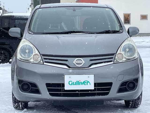 日産 ノート 15X 道央・札幌 2009(平21)年 17万km ブリリアントシルバー ワンオーナー/純正オーディオ/AM/FM/CD/スマートキー/ハロゲンヘッドライト/ヘッドライトレベライザー/電動格納ミラー/社外フロアマット/ドアバイザー/スペアキー/夏タイヤ積込（ゴムのみ）/175/165/R14/2019年/山4mm