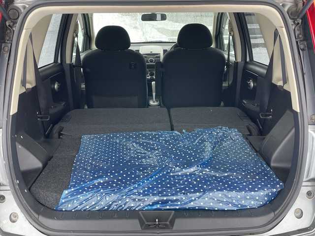 日産 ノート 15X 道央・札幌 2009(平21)年 17万km ブリリアントシルバー ワンオーナー/純正オーディオ/AM/FM/CD/スマートキー/ハロゲンヘッドライト/ヘッドライトレベライザー/電動格納ミラー/社外フロアマット/ドアバイザー/スペアキー/夏タイヤ積込（ゴムのみ）/175/165/R14/2019年/山4mm