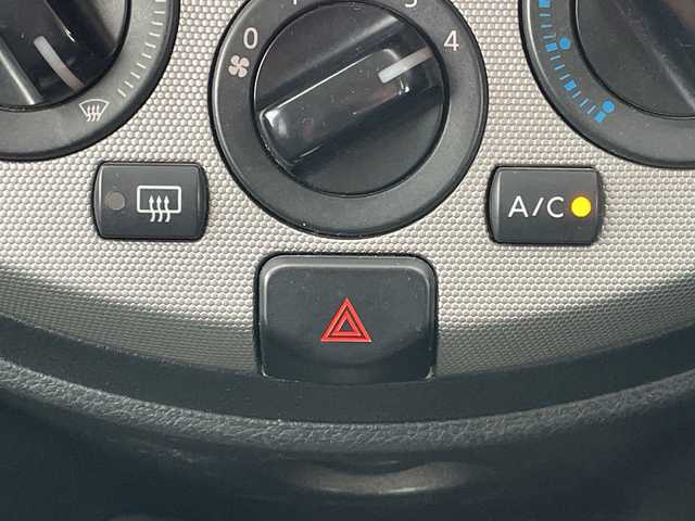 日産 ノート 15X 道央・札幌 2009(平21)年 17万km ブリリアントシルバー ワンオーナー/純正オーディオ/AM/FM/CD/スマートキー/ハロゲンヘッドライト/ヘッドライトレベライザー/電動格納ミラー/社外フロアマット/ドアバイザー/スペアキー/夏タイヤ積込（ゴムのみ）/175/165/R14/2019年/山4mm