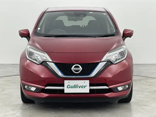 日産 ノート e－パワー メダリスト 福岡県 2019(令1)年 4.4万km ガーネットレッド 純正ナビ（フルセグＴＶ）　/全方位カメラ　/デジタルインナーミラー　/ＥＴＣ　/ナビ連動前方ドライブレコーダー　/インテリジェントクルコン　/コーナーセンサー　/エマージェンシーブレーキ　/レーンキープ　/ハーフレザー　/ＬＥＤヘッドライト