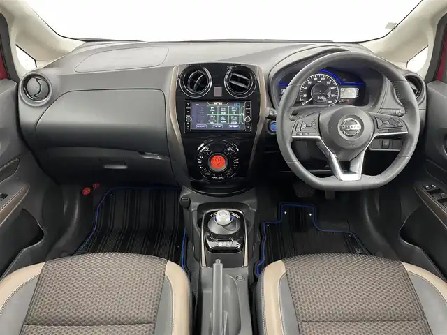 日産 ノート e－パワー メダリスト 福岡県 2019(令1)年 4.4万km ガーネットレッド 純正ナビ（フルセグＴＶ）　/全方位カメラ　/デジタルインナーミラー　/ＥＴＣ　/ナビ連動前方ドライブレコーダー　/インテリジェントクルコン　/コーナーセンサー　/エマージェンシーブレーキ　/レーンキープ　/ハーフレザー　/ＬＥＤヘッドライト
