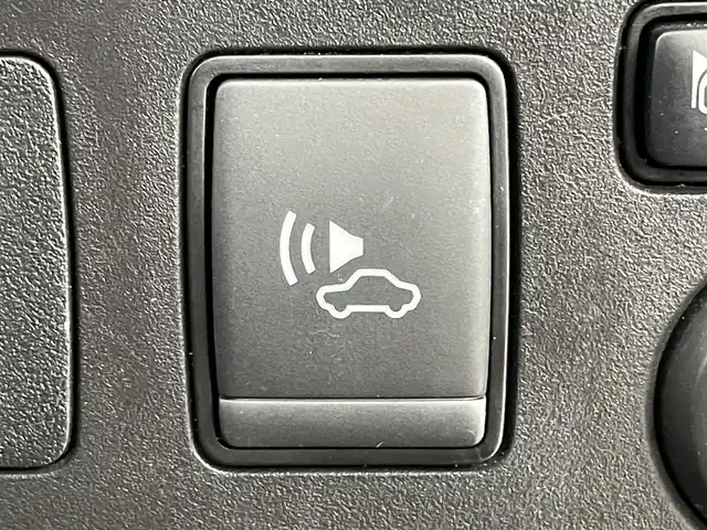 日産 ノート e－パワー メダリスト 福岡県 2019(令1)年 4.4万km ガーネットレッド 純正ナビ（フルセグＴＶ）　/全方位カメラ　/デジタルインナーミラー　/ＥＴＣ　/ナビ連動前方ドライブレコーダー　/インテリジェントクルコン　/コーナーセンサー　/エマージェンシーブレーキ　/レーンキープ　/ハーフレザー　/ＬＥＤヘッドライト