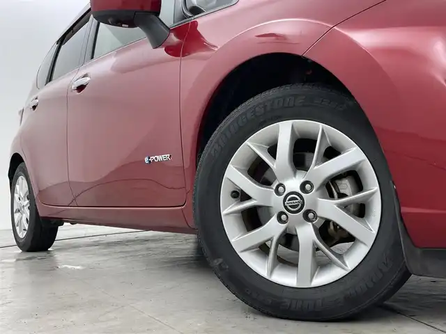 日産 ノート e－パワー メダリスト 福岡県 2019(令1)年 4.4万km ガーネットレッド 純正ナビ（フルセグＴＶ）　/全方位カメラ　/デジタルインナーミラー　/ＥＴＣ　/ナビ連動前方ドライブレコーダー　/インテリジェントクルコン　/コーナーセンサー　/エマージェンシーブレーキ　/レーンキープ　/ハーフレザー　/ＬＥＤヘッドライト