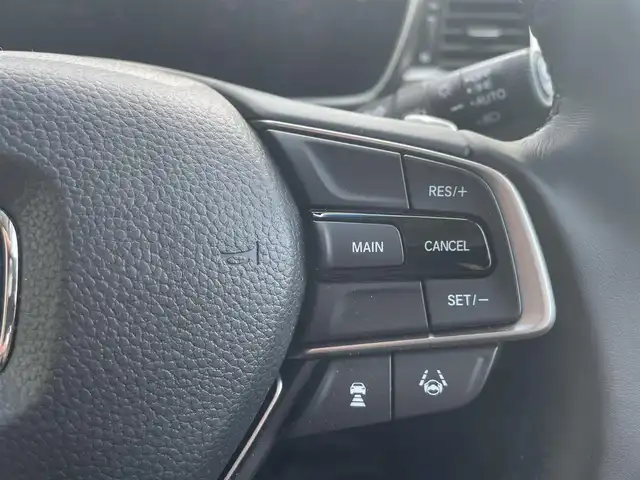 ホンダ オデッセイ アブソルート EX 長崎県 2021(令3)年 4.6万km プラチナホワイトパール ワンオーナー/純正後席モニター/純正ナビ/（フルセグ・DVD・SD・DVD・BT)/全方位カメラ/レーダークルーズコントロール/前席パワーシート/前席シートヒーター/ホンダセンシング/オートライト/LEDヘッドライト/ETC2.0/前後ドライブレコーダー/ハーフレザーシート/パワーバックドア/クリアランスソナー/ステアリングスイッチ/パドルシフト/アイドリングストップ