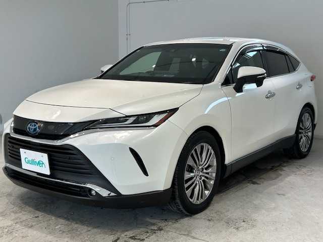トヨタ ハリアー ハイブリッド Z レザーパッケージ 宮城県 2021(令3)年 8.4万km ホワイトパールクリスタルシャイン トヨタセーフティセンス/・プリクラッシュセーフティ/・低速時加速抑制機能/・プロアクティブドライビングアシスト/・ロードサインアシスト/・発進遅れ告知機能/・車線変更時補助/・先々行車検知/・カーブ速度抑制機能/・レーントレーシングアシスト/・レーンデバーチャーアラート/・ドライバー異常時対応システム/・アダプティブハイビームシステム/・ドライブスタートコントロール/・パーキングサポートブレーキ/純正SDナビ/バックカメラ/コーナーセンサー/レーダークルーズコントロール/ブラインドスポットモニター/デジタルインナーミラー/ドライブレコーダー/LEDヘッドライト/オートライト/オートマチックハイビーム/ステアリングヒーター/パワーシート/シートメモリー/ヒートシーター/エアシート/ETC2.0/純正アルミホイール/純正フロアマット