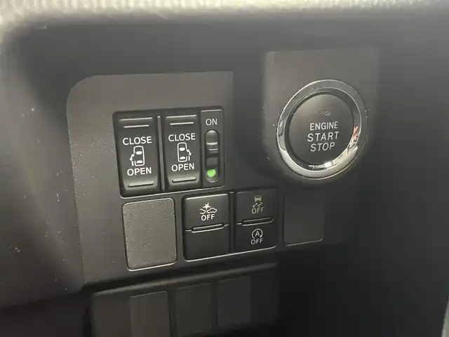 トヨタ タンク カスタムG－T 茨城県 2018(平30)年 2.2万km ブラックマイカメタリック 純正ナビ/バックカメラ/フルセグ/衝突被害軽減ブレーキ/車線逸脱抑制装置/クルーズコントロール/クリアランスソナー/両側電動スライドドア/ETC/ドラレコ/シートヒーター/純正15インチAW/LEDヘッドライト/スマートキー
