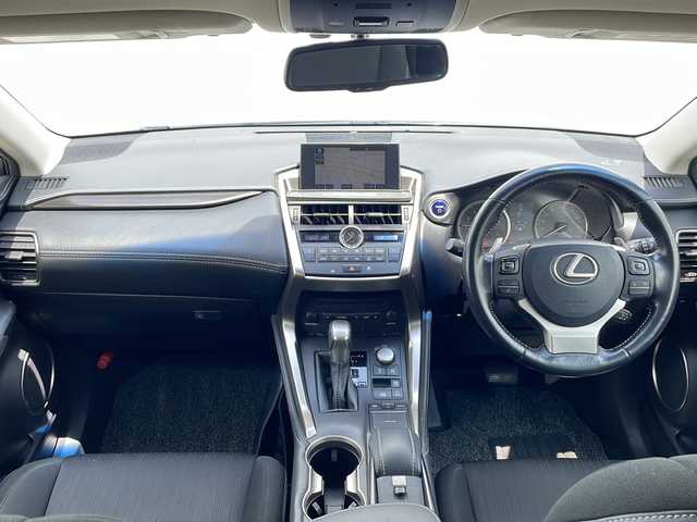 レクサス ＮＸ 300h 三重県 2015(平27)年 9.7万km ソニッククォーツ 純正SDナビ/バックカメラ/ETC/革巻きステアリング/パワーバックドア/サイドカメラ/クルーズコントロール/LEDヘッドライト/パドルシフト/ヘッドライトウォッシャー
