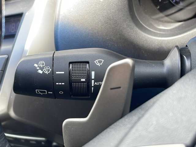 レクサス ＮＸ 300h 三重県 2015(平27)年 9.7万km ソニッククォーツ 純正SDナビ/バックカメラ/ETC/革巻きステアリング/パワーバックドア/サイドカメラ/クルーズコントロール/LEDヘッドライト/パドルシフト/ヘッドライトウォッシャー