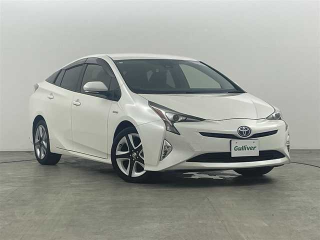 トヨタ プリウス S ツーリングセレクション 福島県 2016(平28)年 4.4万km ホワイトパールクリスタルシャイン トヨタセーフティセンス/・プリクラッシュブレーキ/・レーンキープアシスト/・レーダークルーズコントロール/・オートハイビーム/純正SDナビ/・型番：NSZN-W64T/・AM/FM/CD/DVD/BT/フルセグTV/・バックカメラ/・ETC/プッシュスタート/・スマートキー/革巻きステアリング/・ステアリングスイッチ/・チルト式ステアリング/レザーシート/・シートヒーター/LEDヘッドライト/・オートライト/・フォグランプ/純正アルミホイール/純正フロアマット