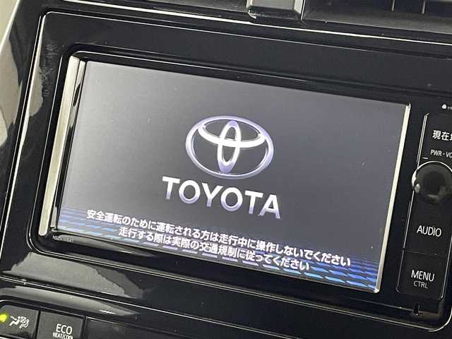 トヨタ プリウス S ツーリングセレクション 福島県 2016(平28)年 4.4万km ホワイトパールクリスタルシャイン トヨタセーフティセンス/・プリクラッシュブレーキ/・レーンキープアシスト/・レーダークルーズコントロール/・オートハイビーム/純正SDナビ/・型番：NSZN-W64T/・AM/FM/CD/DVD/BT/フルセグTV/・バックカメラ/・ETC/プッシュスタート/・スマートキー/革巻きステアリング/・ステアリングスイッチ/・チルト式ステアリング/レザーシート/・シートヒーター/LEDヘッドライト/・オートライト/・フォグランプ/純正アルミホイール/純正フロアマット