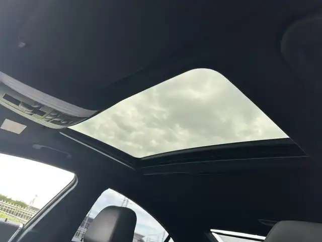 メルセデス・ベンツ ＣＬＳ６３ 茨城県 2012(平24)年 5.4万km パラジウムシルバー パフォーマンスパッケージ/Harman Kardon/左ハンドル/サンルーフ/レーダーセーフティパッケージ/-ブレーキアシストプラス/-PRE-SAFEブレーキ/-アクティブレーンキーピングアシスト/-アクティブブラインドスポットアシスト/-ディストロニック・プラス/19インチAMG5スポークアルミホイール/COMANDシステム/-7インチワイドディスプレイ/-HDDナビゲーション/-フルセグTV/Bluetooth/CD/DVD/パーキングアシストリアビューカメラ/クルーズコントロール＆可変スピードリミッター/パドルシフト/フロントシートヒーター/フロントシートベンチレーション/フロントパワーシート（メモリー付）/電動ブラインド（リアウインドウ）/ETC