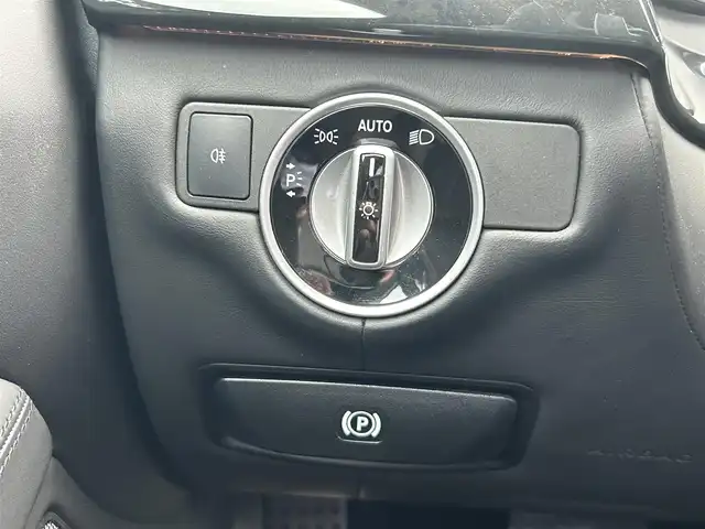 メルセデス・ベンツ ＣＬＳ６３ 茨城県 2012(平24)年 5.4万km パラジウムシルバー パフォーマンスパッケージ/Harman Kardon/左ハンドル/サンルーフ/レーダーセーフティパッケージ/-ブレーキアシストプラス/-PRE-SAFEブレーキ/-アクティブレーンキーピングアシスト/-アクティブブラインドスポットアシスト/-ディストロニック・プラス/19インチAMG5スポークアルミホイール/COMANDシステム/-7インチワイドディスプレイ/-HDDナビゲーション/-フルセグTV/Bluetooth/CD/DVD/パーキングアシストリアビューカメラ/クルーズコントロール＆可変スピードリミッター/パドルシフト/フロントシートヒーター/フロントシートベンチレーション/フロントパワーシート（メモリー付）/電動ブラインド（リアウインドウ）/ETC
