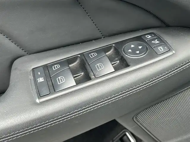 メルセデス・ベンツ ＣＬＳ６３ 茨城県 2012(平24)年 5.4万km パラジウムシルバー パフォーマンスパッケージ/Harman Kardon/左ハンドル/サンルーフ/レーダーセーフティパッケージ/-ブレーキアシストプラス/-PRE-SAFEブレーキ/-アクティブレーンキーピングアシスト/-アクティブブラインドスポットアシスト/-ディストロニック・プラス/19インチAMG5スポークアルミホイール/COMANDシステム/-7インチワイドディスプレイ/-HDDナビゲーション/-フルセグTV/Bluetooth/CD/DVD/パーキングアシストリアビューカメラ/クルーズコントロール＆可変スピードリミッター/パドルシフト/フロントシートヒーター/フロントシートベンチレーション/フロントパワーシート（メモリー付）/電動ブラインド（リアウインドウ）/ETC