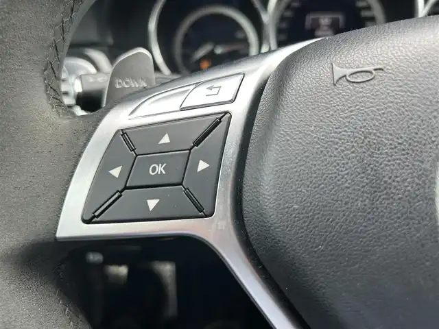 メルセデス・ベンツ ＣＬＳ６３ 茨城県 2012(平24)年 5.4万km パラジウムシルバー パフォーマンスパッケージ/Harman Kardon/左ハンドル/サンルーフ/レーダーセーフティパッケージ/-ブレーキアシストプラス/-PRE-SAFEブレーキ/-アクティブレーンキーピングアシスト/-アクティブブラインドスポットアシスト/-ディストロニック・プラス/19インチAMG5スポークアルミホイール/COMANDシステム/-7インチワイドディスプレイ/-HDDナビゲーション/-フルセグTV/Bluetooth/CD/DVD/パーキングアシストリアビューカメラ/クルーズコントロール＆可変スピードリミッター/パドルシフト/フロントシートヒーター/フロントシートベンチレーション/フロントパワーシート（メモリー付）/電動ブラインド（リアウインドウ）/ETC