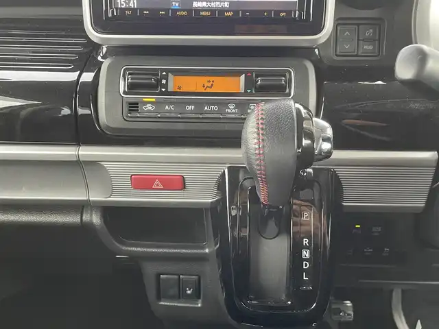 スズキ スペーシア カスタム HYBRID XS 長崎県 2018(平30)年 6万km ピュアホワイトP 純正8型ナビ/CD/DVD/BT/フルセグTV/両側パワースライドドア/全方位モニターカメラ/パーキングセンサー/セーフティサポート/・デュアルセンサーブレーキサポート/・後退時ブレーキサポート/・前後誤発進抑制機能/・車線逸脱警報機能/・ふらつき警報機能/・先行車発進お知らせ機能/・ハイビームアシスト/LEDオートヘッドランプ/本革巻きステアリング/合皮/ファブリックコンビシート/運転席シートヒーター/純正15インチアルミホイール/キーレスプッシュスタートシステム