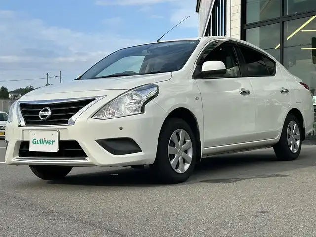 日産 ラティオ G 愛媛県 2015(平27)年 1.7万km ブリリアントホワイトパール 純正7型ナビ/アイドリングストップ/クリアランスソナー/純正フロアマット/プッシュスタート/ヘッドライトレベライザー/純正ドアバイザー/電格ミラー/シガーソケット/純正ホイールキャップ/スペアキー/現状サマー(鉄)(175/70/R14)/YOKOHAMA BluEarth EsEs32