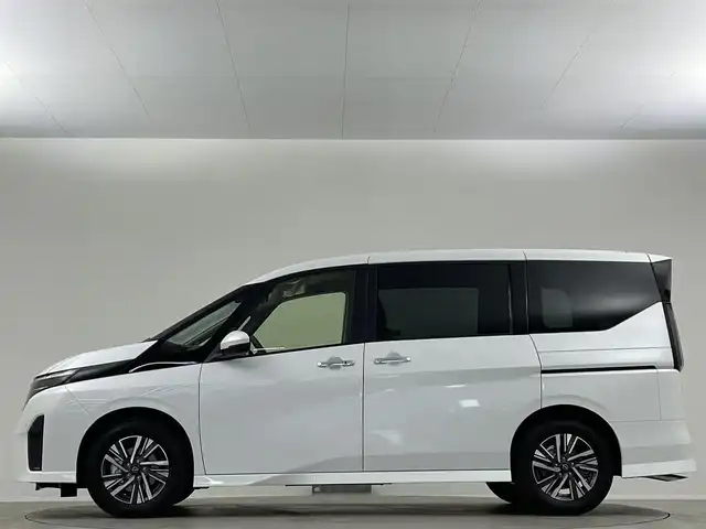 日産 セレナ e－パワー ハイウェイスター V 埼玉県 2025(令7)年 0.1千km プリズムホワイト 登録済未使用車　大型ナビ　後席　ＢＳＭ　全方位　ドライブレコーダー　ＥＴＣ２．０　液晶ミラー　プロパイロット　両側電動　レーダークルーズコントロール　コーナーセンサー　衝突被害軽減