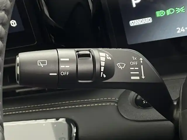 日産 セレナ e－パワー ハイウェイスター V 埼玉県 2025(令7)年 0.1千km プリズムホワイト 登録済未使用車　大型ナビ　後席　ＢＳＭ　全方位　ドライブレコーダー　ＥＴＣ２．０　液晶ミラー　プロパイロット　両側電動　レーダークルーズコントロール　コーナーセンサー　衝突被害軽減