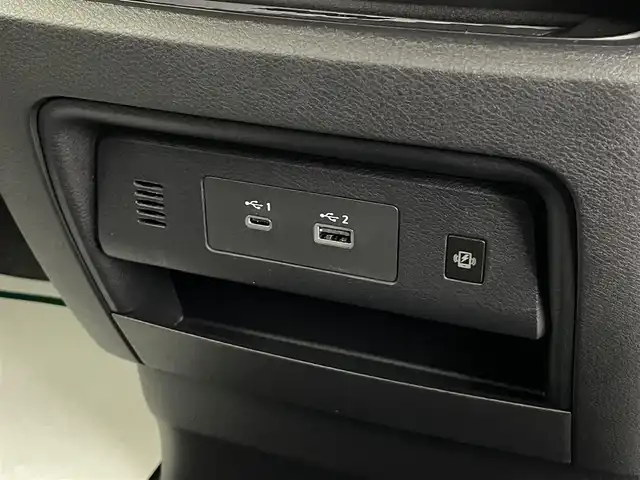 日産 セレナ e－パワー ハイウェイスター V 埼玉県 2025(令7)年 0.1千km プリズムホワイト 登録済未使用車　大型ナビ　後席　ＢＳＭ　全方位　ドライブレコーダー　ＥＴＣ２．０　液晶ミラー　プロパイロット　両側電動　レーダークルーズコントロール　コーナーセンサー　衝突被害軽減