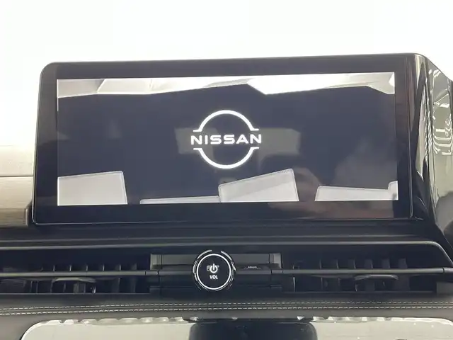 日産 セレナ e－パワー ハイウェイスター V 埼玉県 2025(令7)年 0.1千km プリズムホワイト 登録済未使用車　大型ナビ　後席　ＢＳＭ　全方位　ドライブレコーダー　ＥＴＣ２．０　液晶ミラー　プロパイロット　両側電動　レーダークルーズコントロール　コーナーセンサー　衝突被害軽減