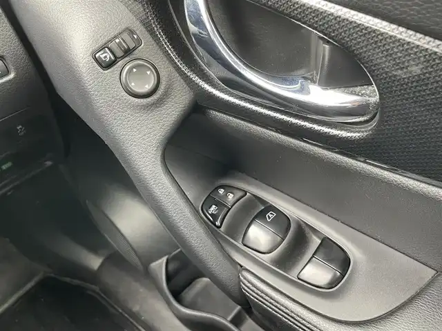 日産 エクストレイル 20X エマージェンシーブレーキ 長崎県 2016(平28)年 8.3万km ブリリアントホワイトパール (株)IDOMが運営する【じしゃロン長崎店】の自社ローン専用車両になりますこちらは現金またはオートローンご利用時の価格です。自社ローンご希望の方は別途その旨お申付け下さい/ワンオーナー/スマートキー/カプロンシート/プリクラッシュ/レーンデパーチャー/クリアランスソナー/社外メモリナビ/フルセグ・Bluetooth/バックカメラ/前席シートヒーター/オートライト/LEDヘッドライト/保証書・取説