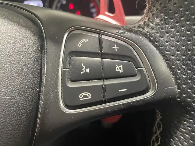 メルセデス・ベンツ ＧＬＡ１８０ 宮城県 2017(平29)年 8万km カルサイトホワイト サンルーフ/アクティブブレーキアシスト/アテンションアシスト/エレクトロニック・スタビリティ・プログラム/ブラインドスポットモニター/レーンキープアシスト/バックカメラ/MTモード付きAT/パドルシフト/前後コーナーセンサー/電動リアゲート/プッシュスタート/スマートキー/前後ドライブレコーダー/革巻きステアリング/シートメモリー（運転席/助手席）/シートヒーター（運転席/助手席）/LEDヘッドライト/オートライト/フォグランプ/ルーフレール/純正フロアマット/社外アルミホイール