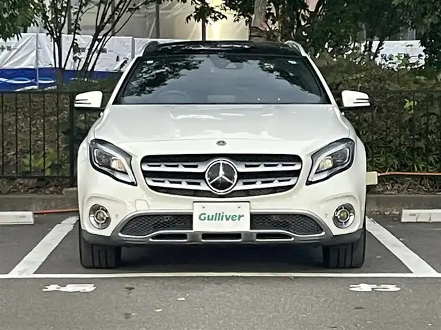 メルセデス・ベンツ ＧＬＡ１８０ 宮城県 2017(平29)年 8万km カルサイトホワイト サンルーフ/アクティブブレーキアシスト/アテンションアシスト/エレクトロニック・スタビリティ・プログラム/ブラインドスポットモニター/レーンキープアシスト/バックカメラ/MTモード付きAT/パドルシフト/前後コーナーセンサー/電動リアゲート/プッシュスタート/スマートキー/前後ドライブレコーダー/革巻きステアリング/シートメモリー（運転席/助手席）/シートヒーター（運転席/助手席）/LEDヘッドライト/オートライト/フォグランプ/ルーフレール/純正フロアマット/社外アルミホイール
