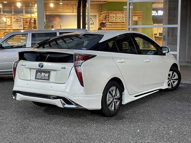 トヨタ プリウス A 福島県 2018(平30)年 5.5万km パール 社外エアロ/LEDヘッドライト/衝突軽減ブレーキ/オートライト/ブラインドスポットモニター/レーンキープアシスト/レーダークルーズコントロール/純正ナビ/バックカメラ/ETC/オートマチックハイビーム