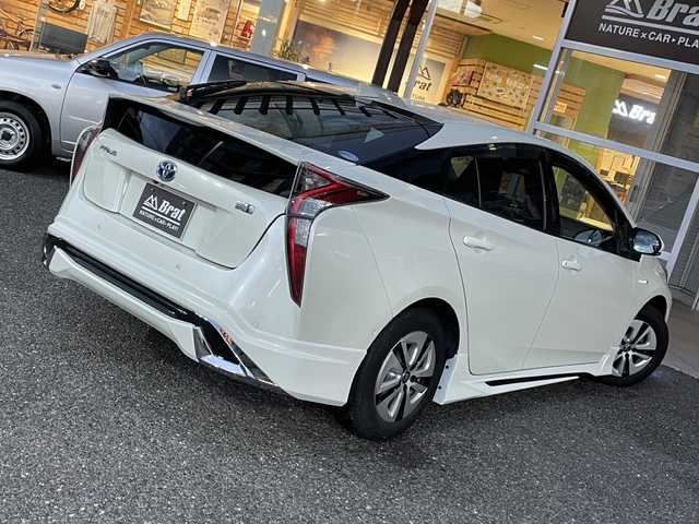 トヨタ プリウス A 福島県 2018(平30)年 5.5万km パール 社外エアロ/LEDヘッドライト/衝突軽減ブレーキ/オートライト/ブラインドスポットモニター/レーンキープアシスト/レーダークルーズコントロール/純正ナビ/バックカメラ/ETC/オートマチックハイビーム
