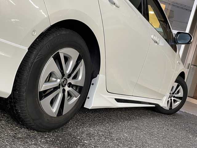 トヨタ プリウス A 福島県 2018(平30)年 5.5万km パール 社外エアロ/LEDヘッドライト/衝突軽減ブレーキ/オートライト/ブラインドスポットモニター/レーンキープアシスト/レーダークルーズコントロール/純正ナビ/バックカメラ/ETC/オートマチックハイビーム